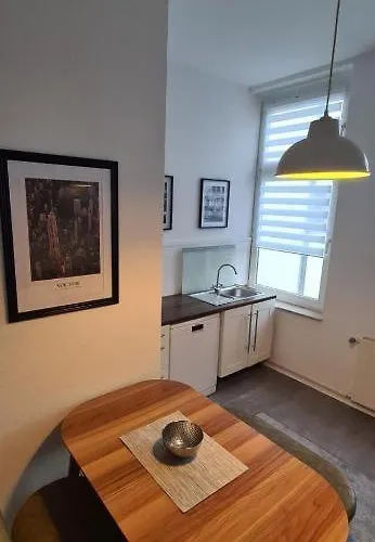 Lejlighed In Krefeld-bockum Mit Balkon Und Stellplatz *