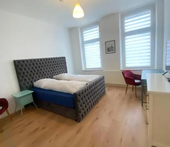 Lejlighed In Krefeld-bockum Mit Balkon Und Stellplatz *